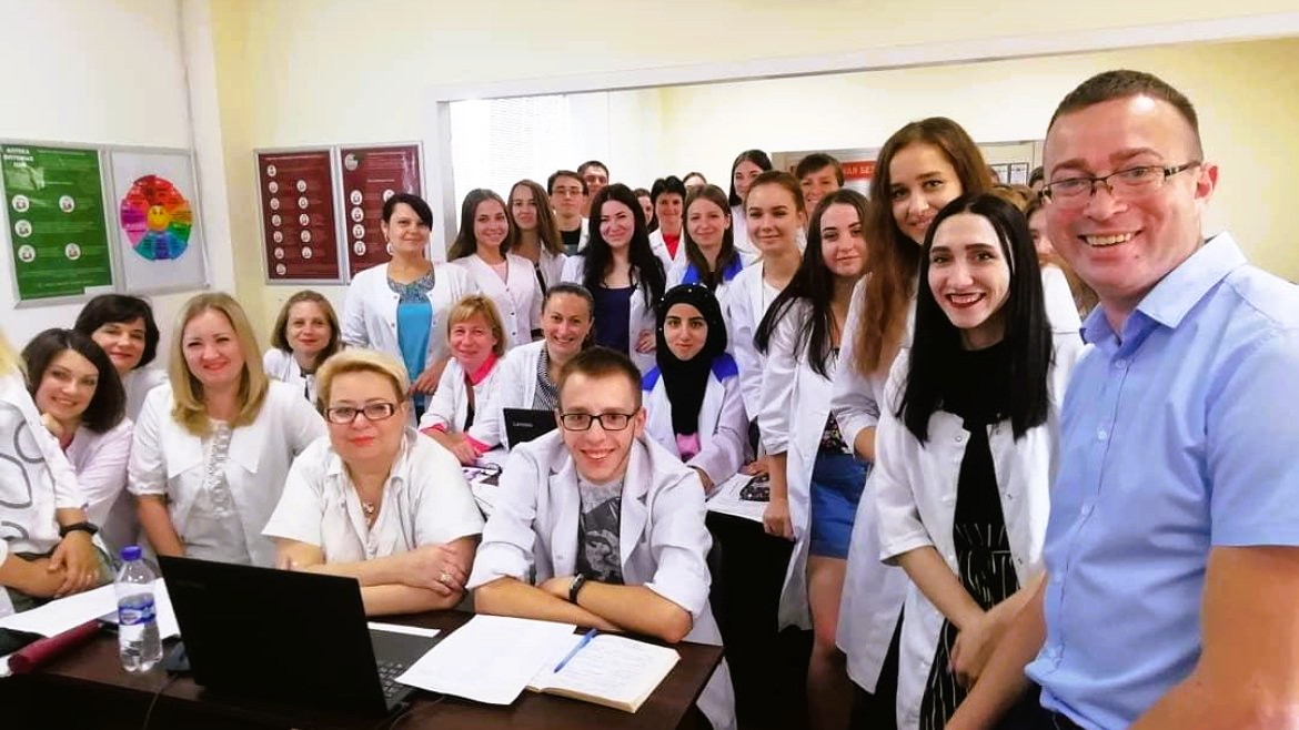 Проєкт «Вища Ліга»: Аптека 9-1-1 створює екосистему, в центрі якої працівники мережі