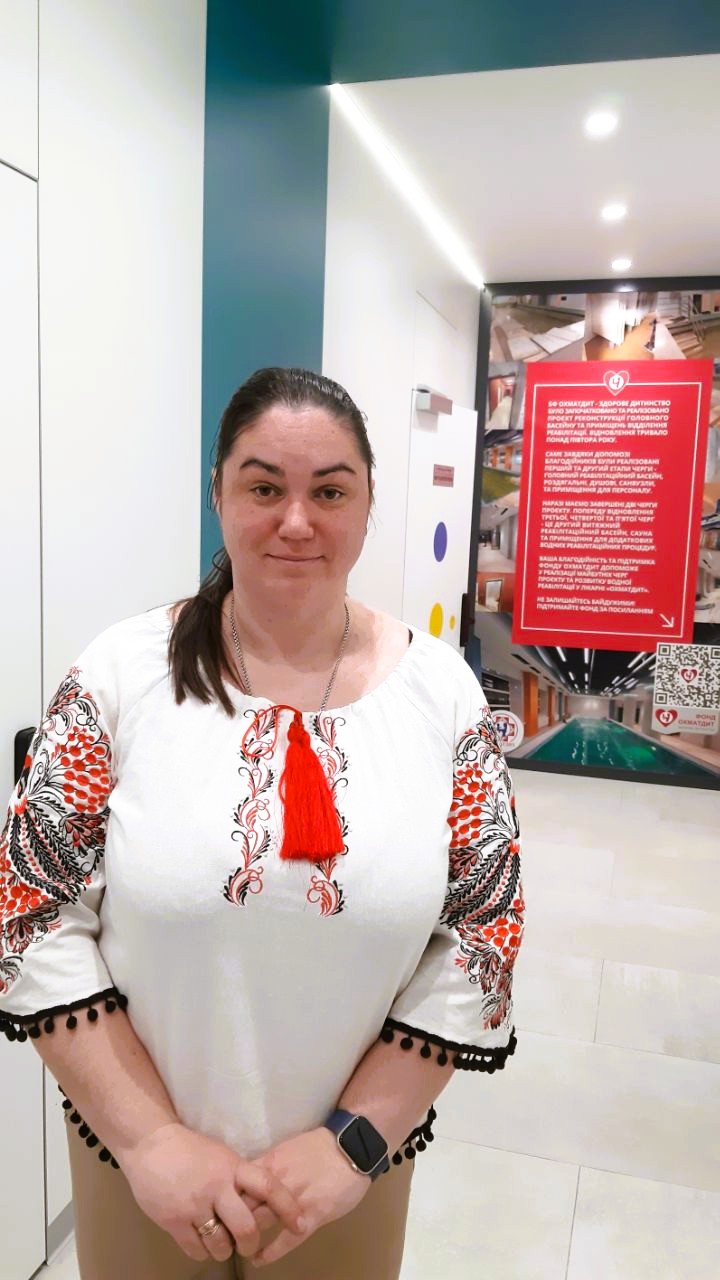 Вода, що повертає свободу руху: «Аптека 9-1-1» підтримала розвиток водної реабілітації для дітей в «Охматдиті»