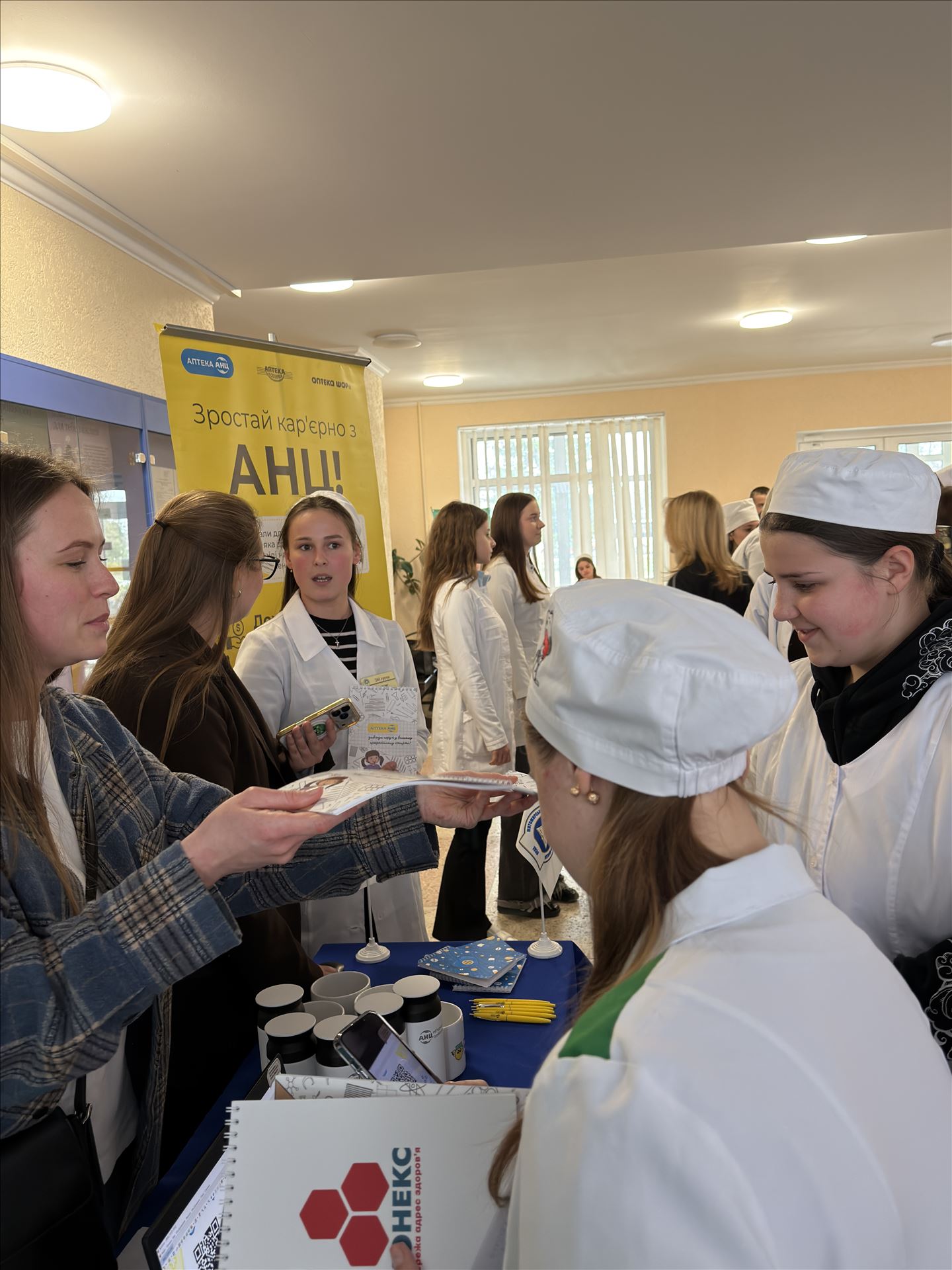 Відповідь Аптеки АНЦ на кадрову кризу в фармацевтичній галузі